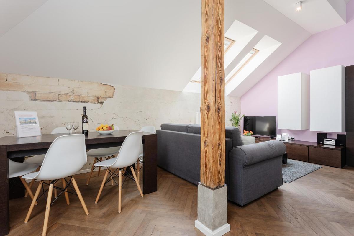 Modern Apartments Close To River Praha Bagian luar foto