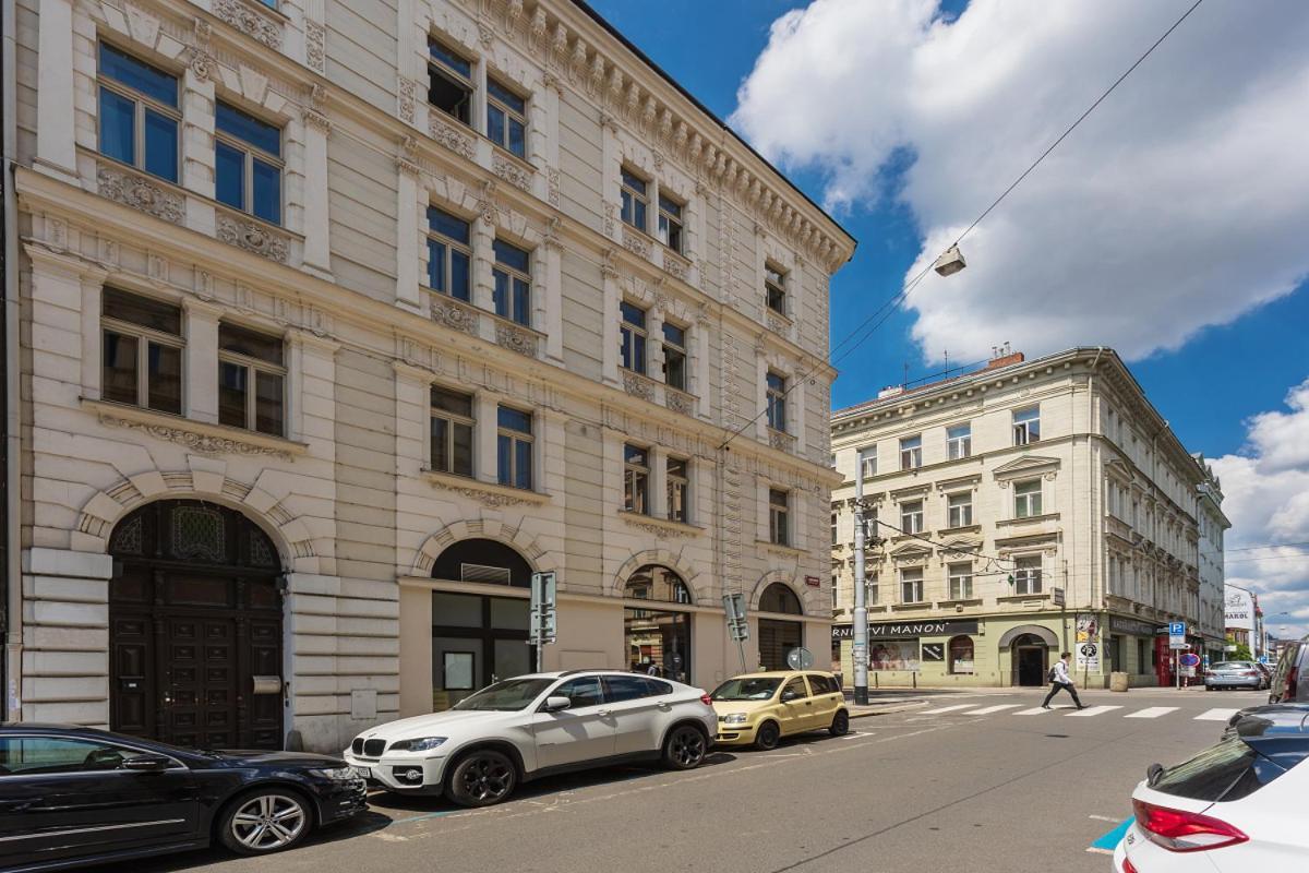 Modern Apartments Close To River Praha Bagian luar foto
