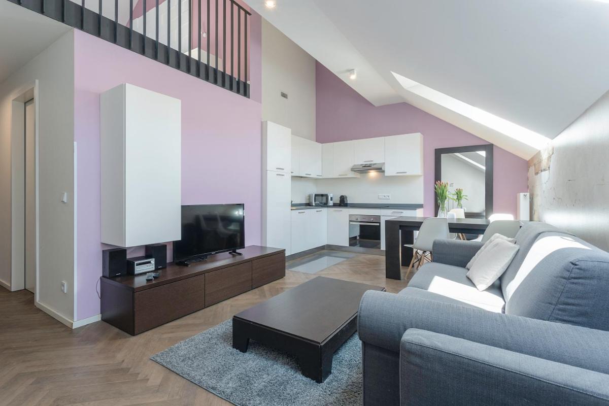 Modern Apartments Close To River Praha Bagian luar foto