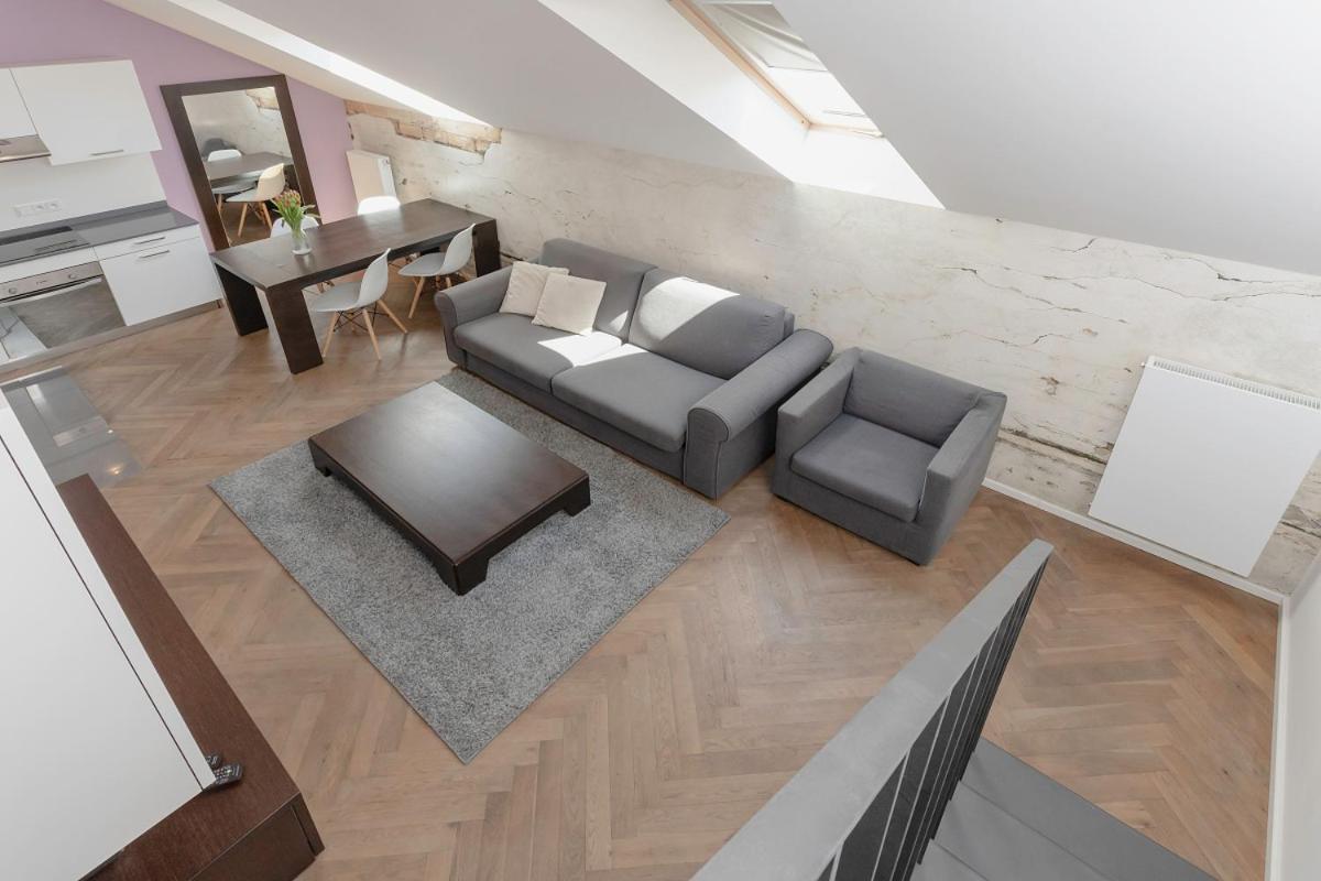 Modern Apartments Close To River Praha Bagian luar foto